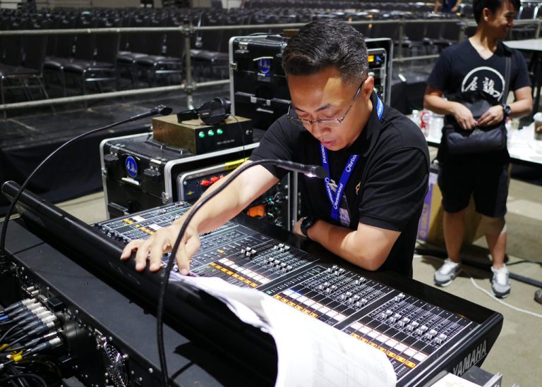 sound-engineer-liveforsound