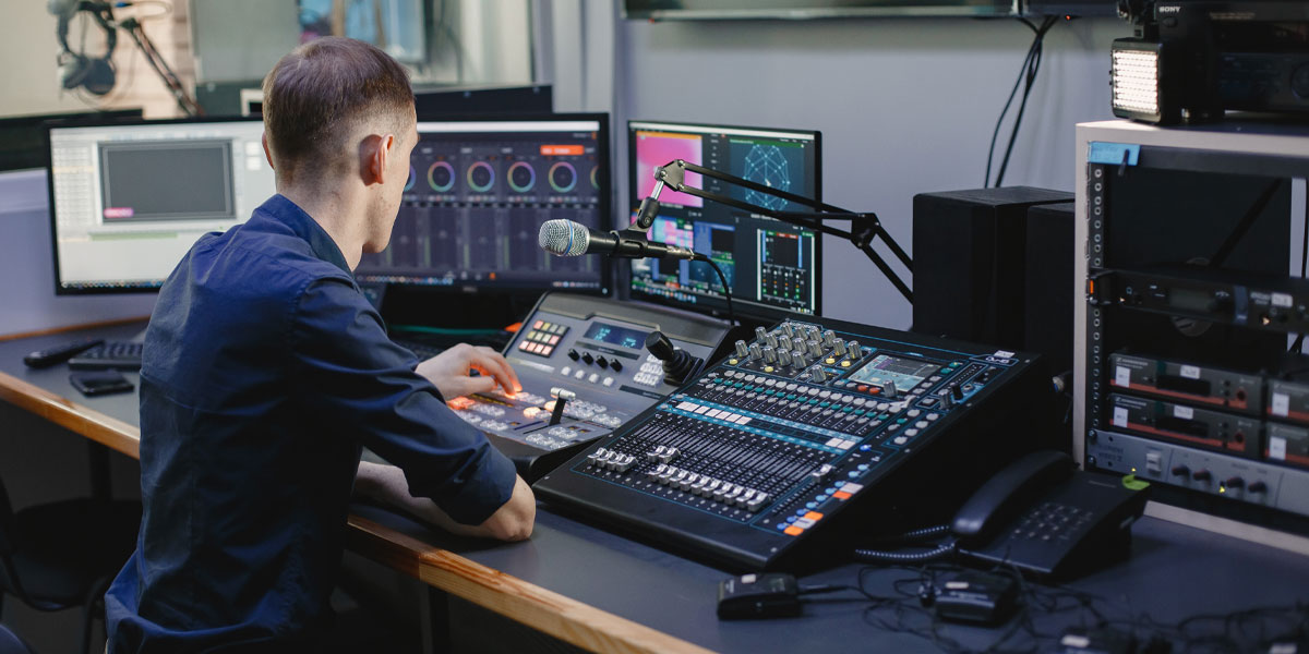 อยากรู้หรือเปล่าว่า ค่าจ้าง Sound Engineer ได้ต่องานเท่าไหร่